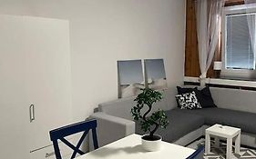 Comfy Good Location Free Parking